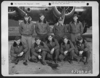 Lt Lanier And Crew 28-2-45.jpg